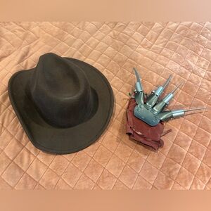 Black Fedora Hat and Costume Glove Set
Freddy Kruger